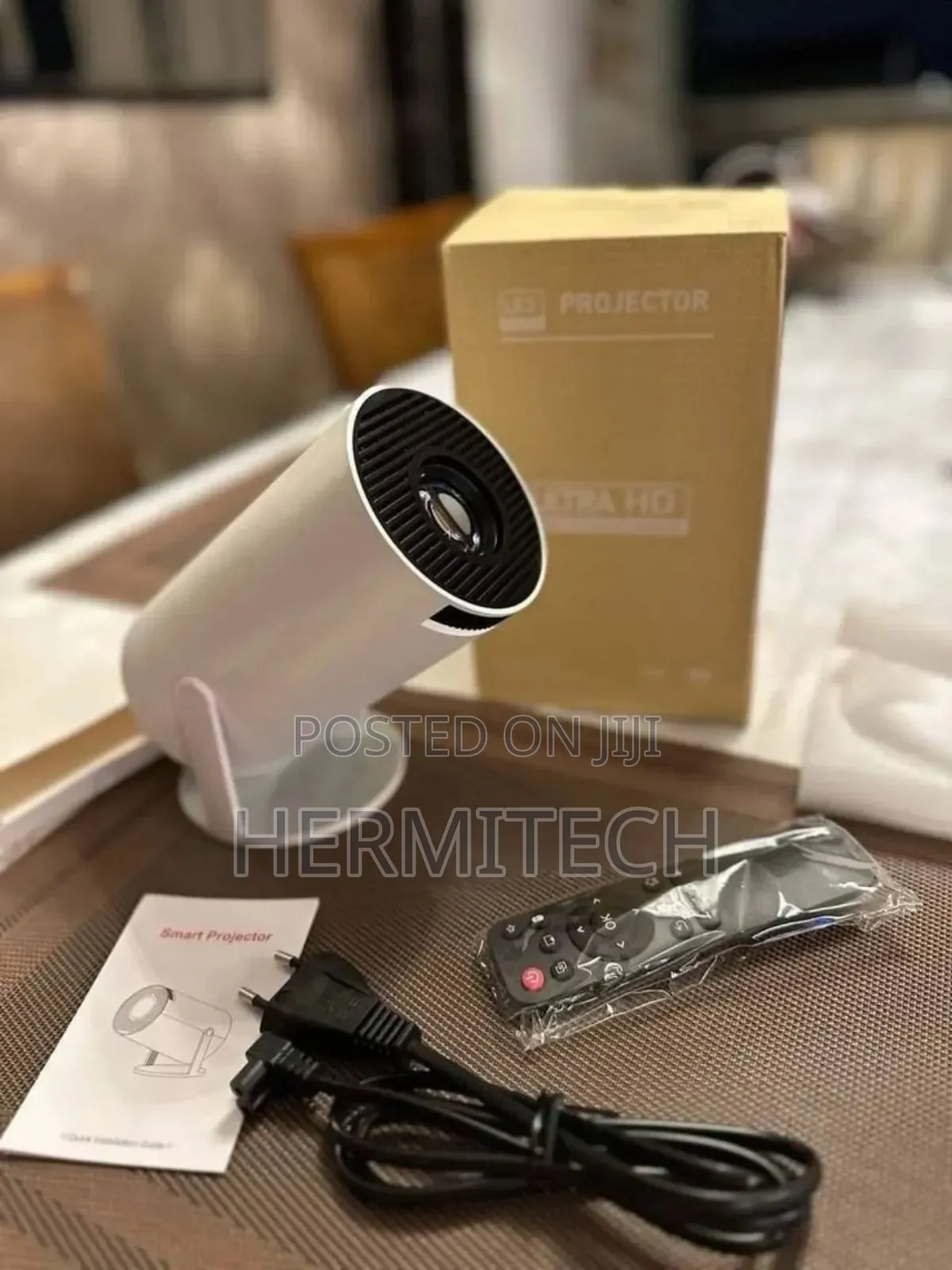 Multifunctional Projector With Resolution and Display of 120 Inches