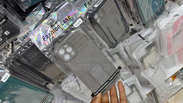 Reen iPhone 12 Pro Soft Silicone Design Ultra-Thin Shockproof Case - thumbnail 3