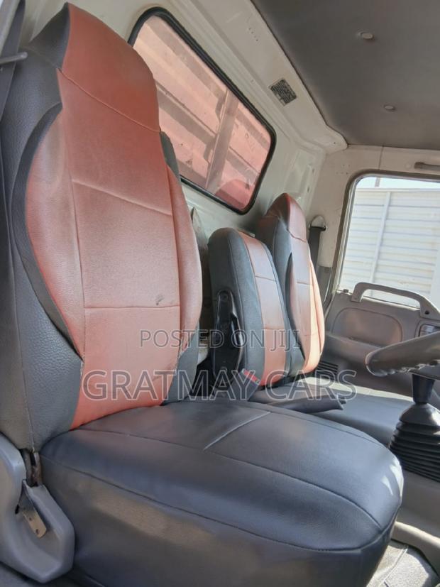 2015 Isuzu NPR - thumbnail 5