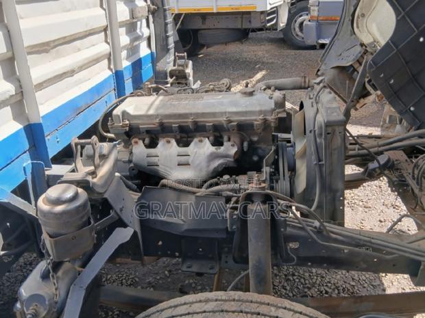 2015 Isuzu NPR - thumbnail 7