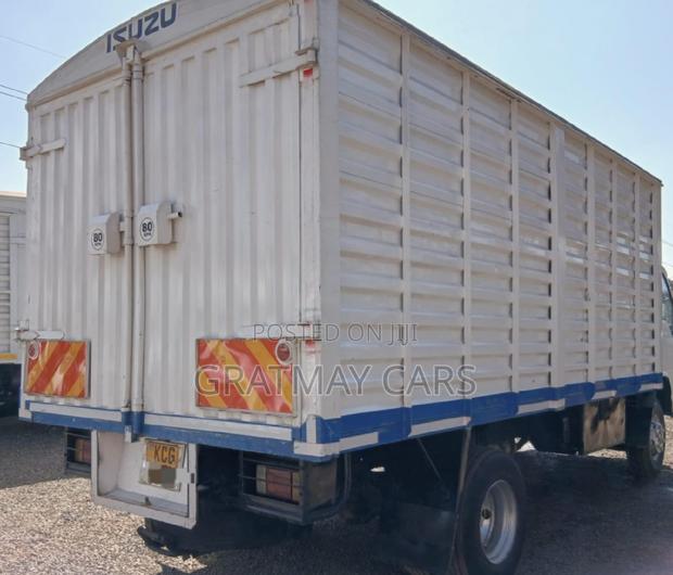 2015 Isuzu NPR - thumbnail 13