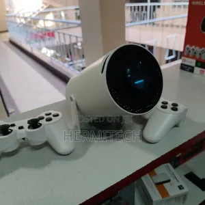 White Gaming Projector New Model Quality Gaming Consoles