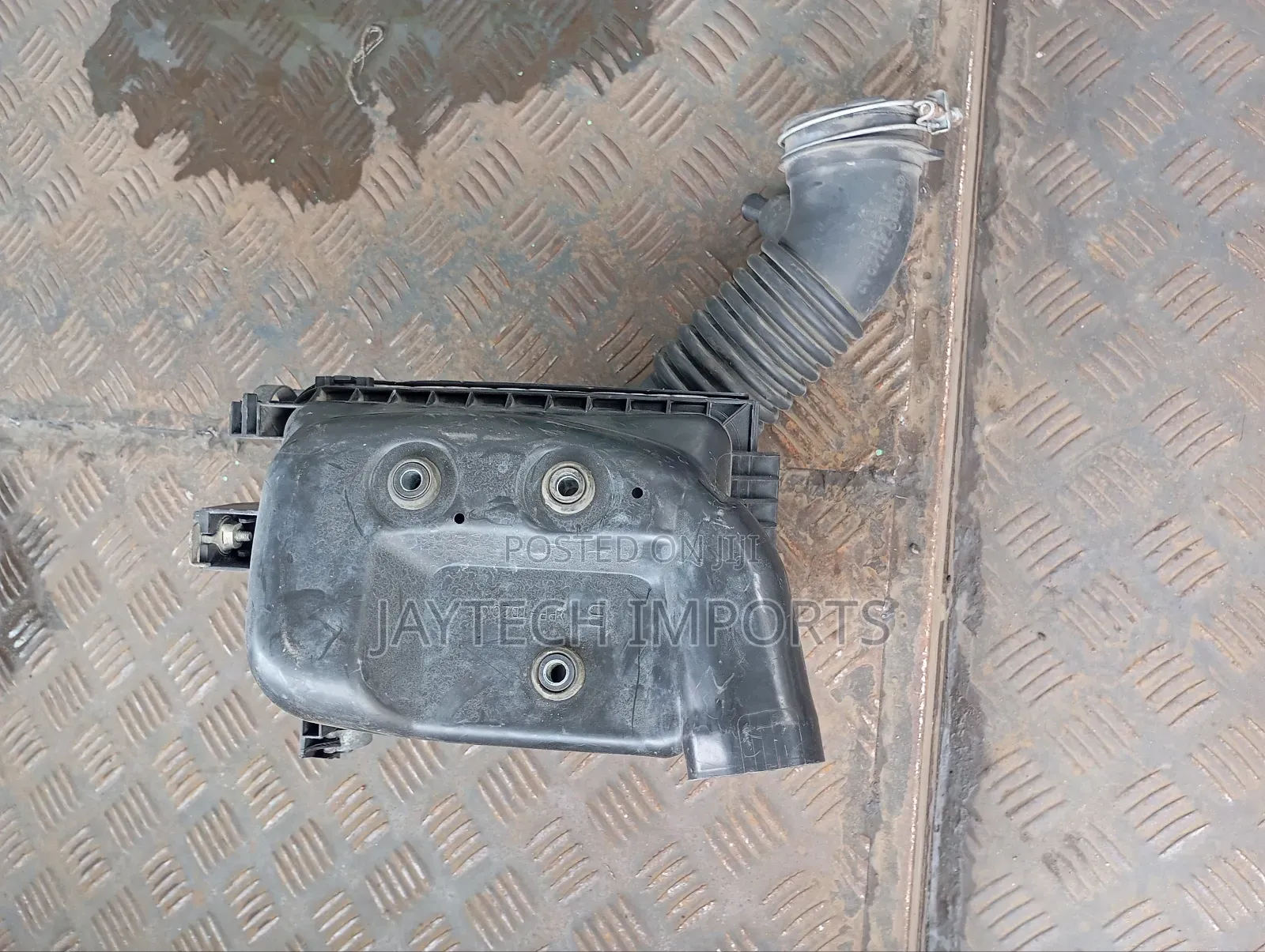 Axio 141 Aircleaner Housing