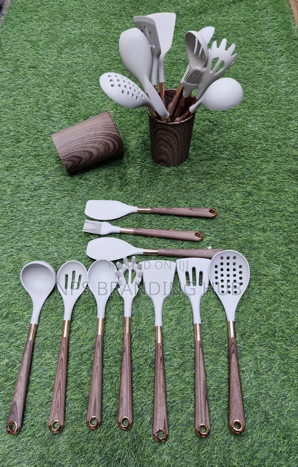 11pcs Food-grade High Quality Silicone Spoons With Wooden Handle 

Hp