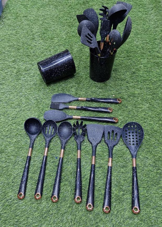 11pcs Food-grade High Quality Silicone Spoons With Wooden Handle 

Hp - thumbnail 2