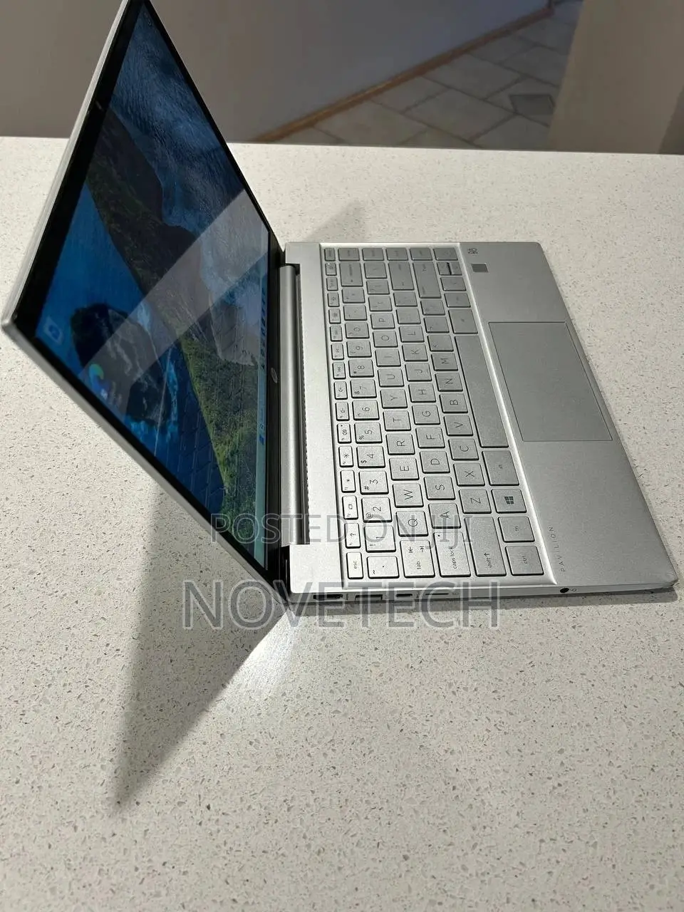 New Laptop HP Pavilion 13 8GB AMD Ryzen 7 SSD 256GB