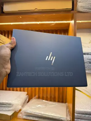 Laptop HP Dragonfly G4 16GB Intel Core i7 SSD 512GB