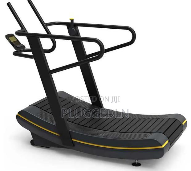 *Commercial Manual Treadmill.