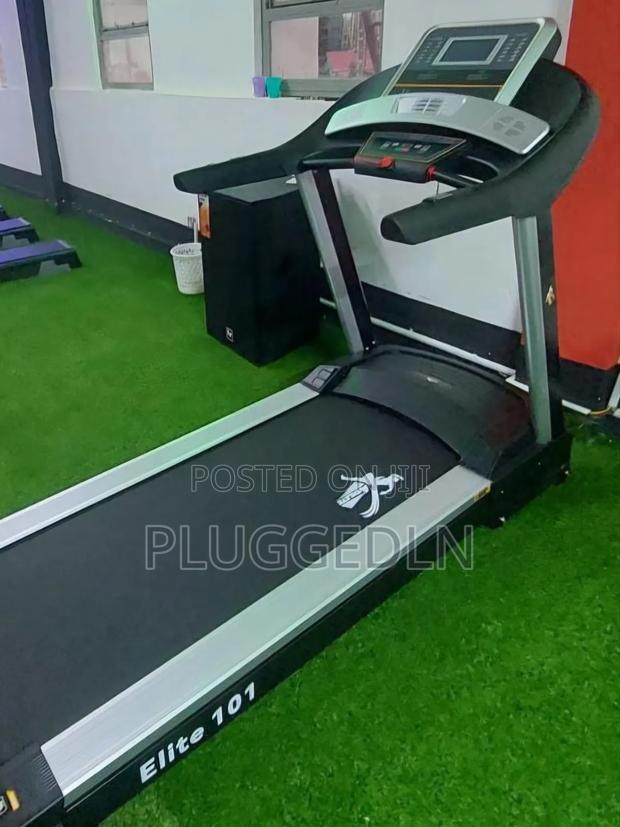 *Elite Athlete Treadmill
Semi Commercial - thumbnail 2
