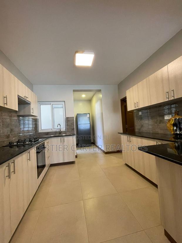 2bdrm Apartment in Gateway Mall Area for sale - thumbnail 4