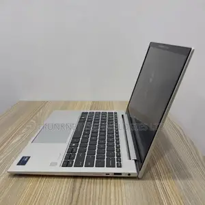 New Laptop HP Elitebook 830 G11 16GB Intel Core Ultra 7 SSD 512GB