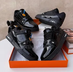 Louis Vuttion  Tripple Black
