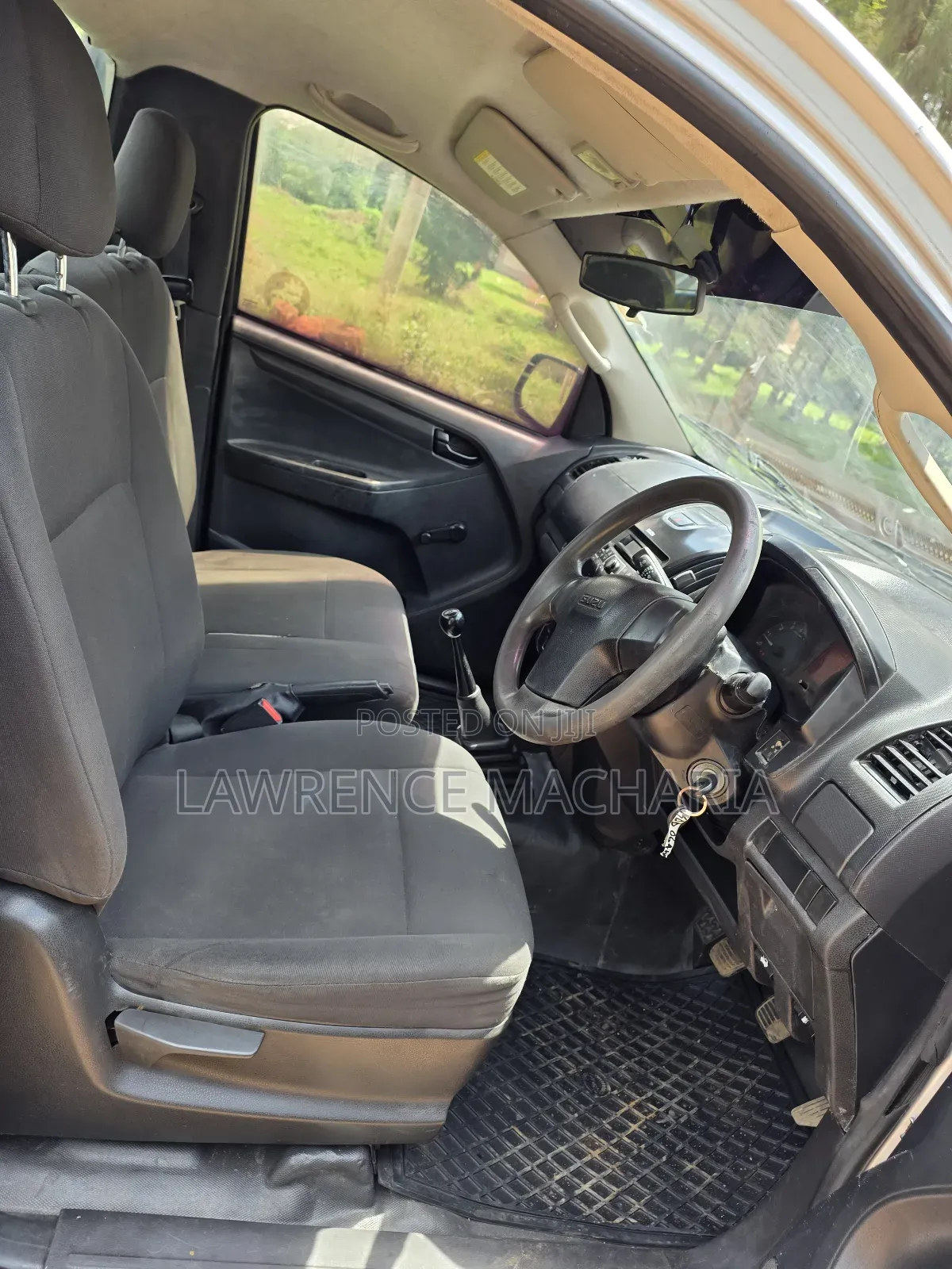 Isuzu D-MAX 2022 Silver
