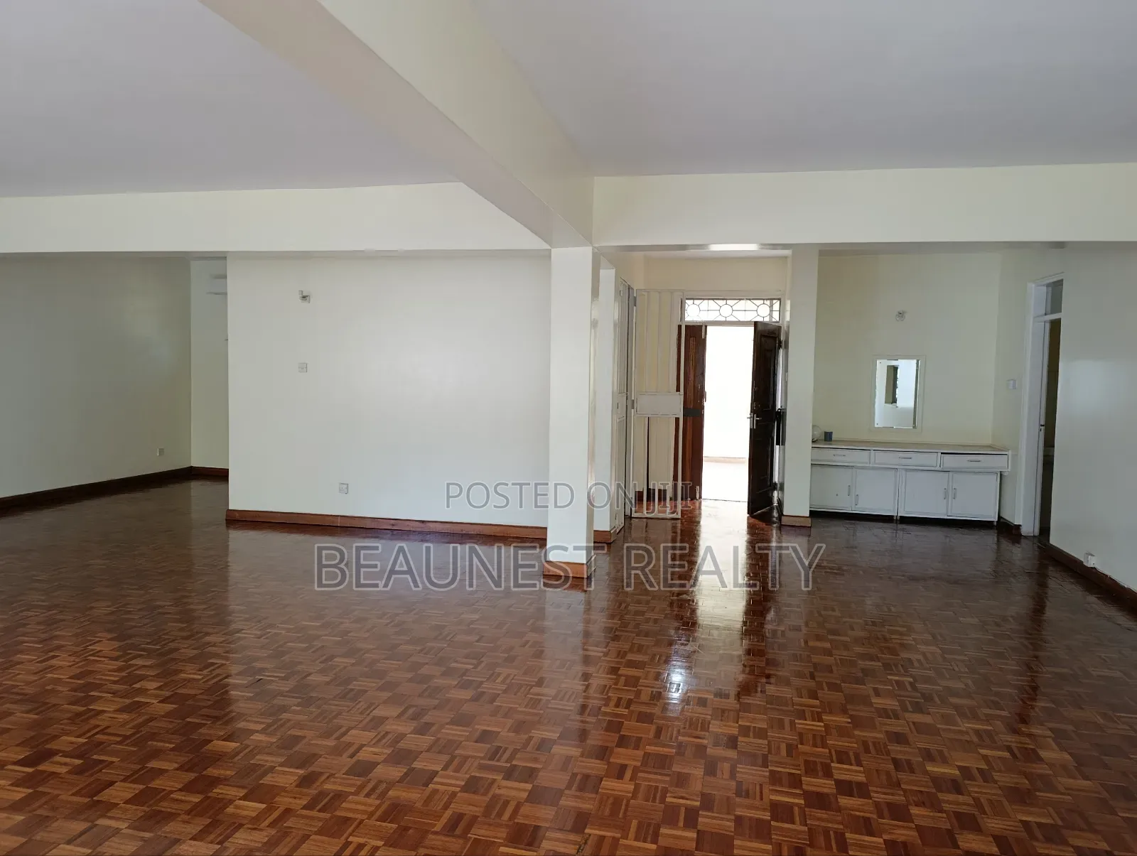 3 Bedroom Duplex Office