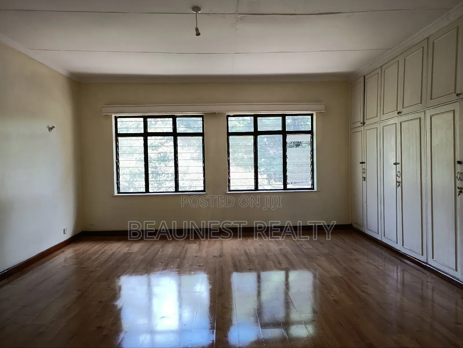 3 Bedroom Duplex Office