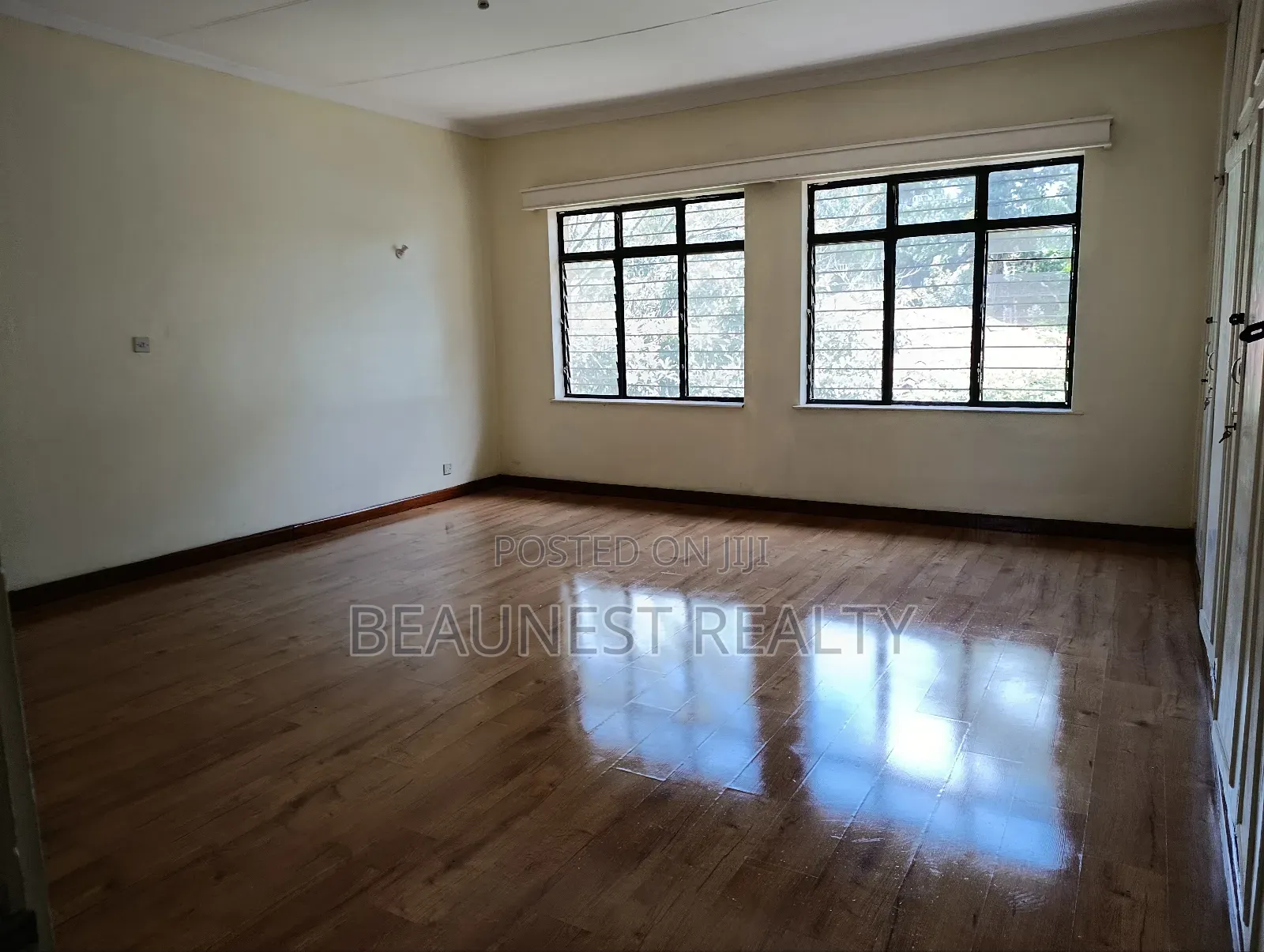 3 Bedroom Duplex Office