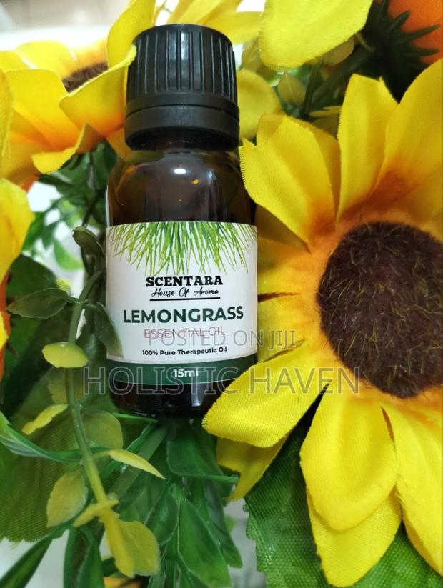 Lemon Grass Essential Oils - main view