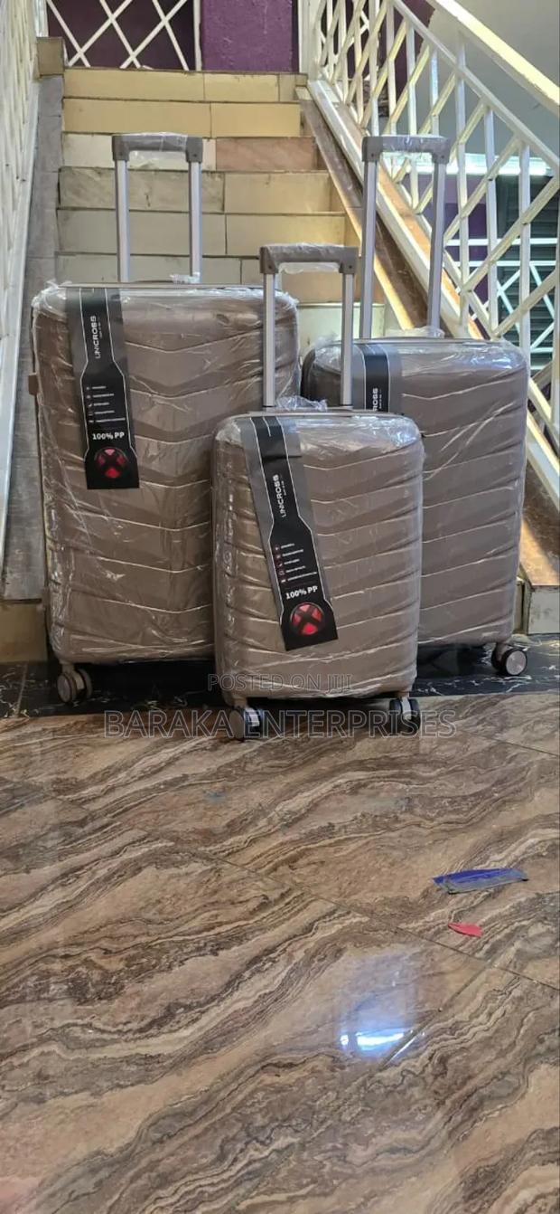 *3 in 1 Unbreakable Pp Suitcases - thumbnail 4