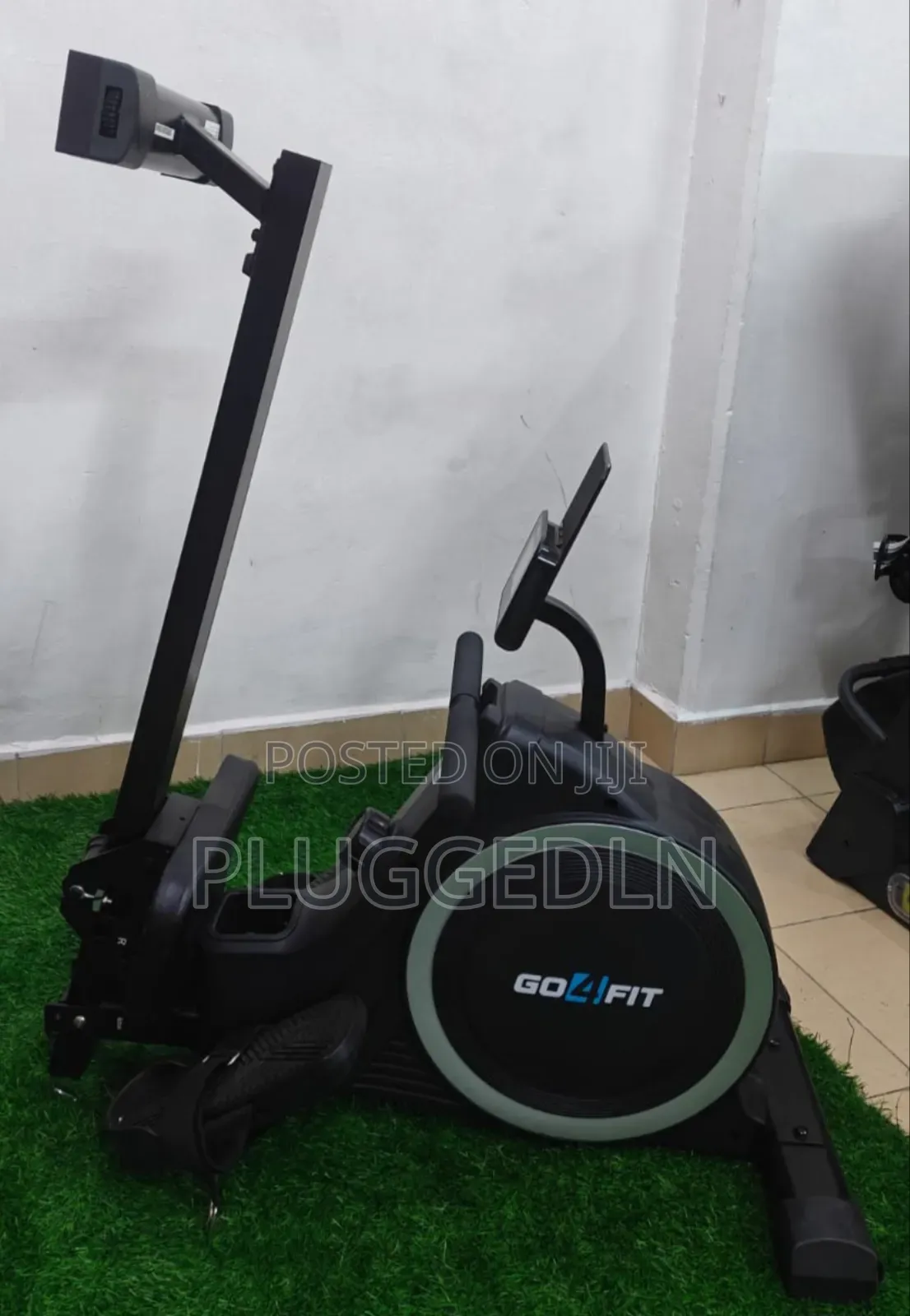 *Domestic Rowing Machine.