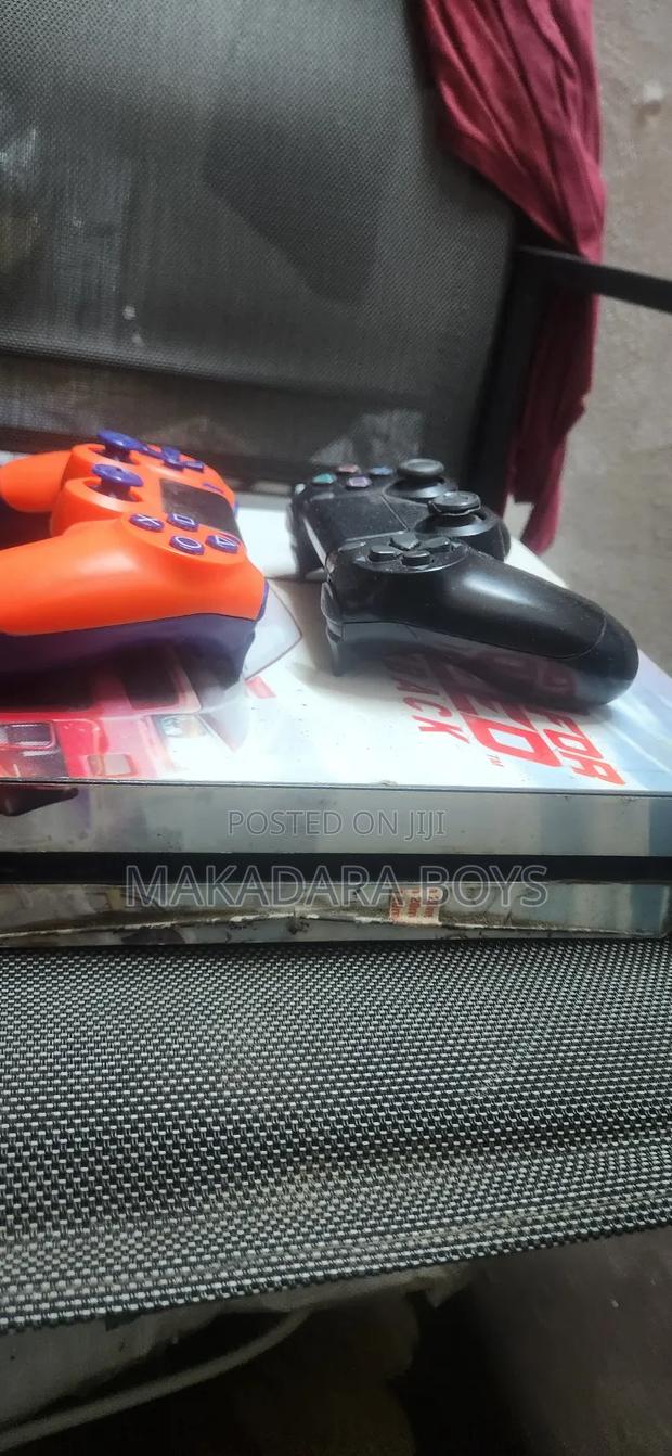 Playstation 4 - thumbnail 4