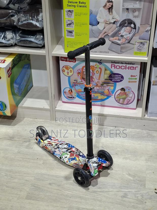 Light Up Kids Scooter for 2-10yrs - thumbnail 3