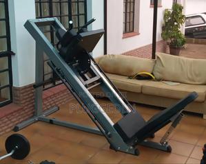 Body Solid Leg Press With a Hack Squat Machine - thumbnail 2