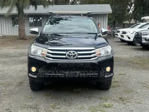 Toyota Hilux SR5+ 4x4 2018 Black