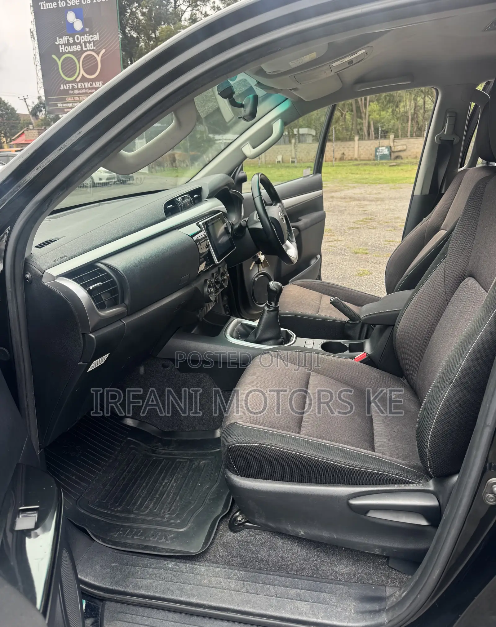 Toyota Hilux SR5+ 4x4 2018 Black