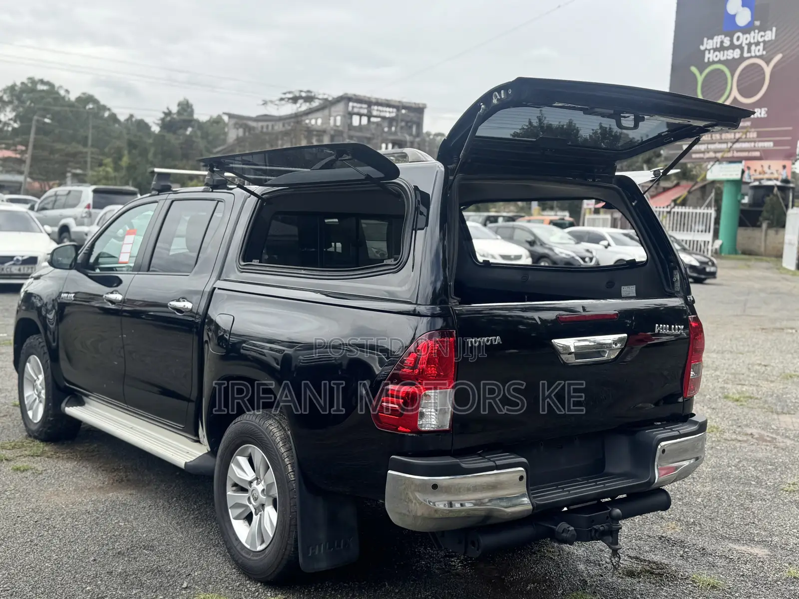 Toyota Hilux SR5+ 4x4 2018 Black