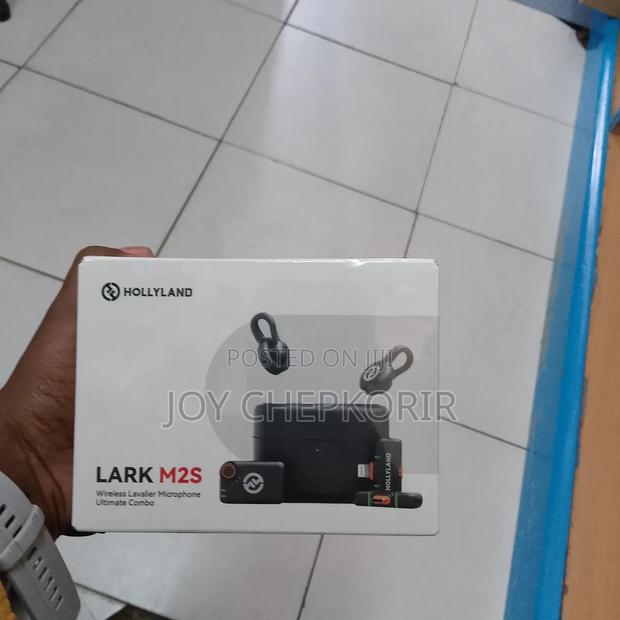 Hollyland Lark M2s Ultimate Combo Wireless Lavalier Microphone System - thumbnail 2
