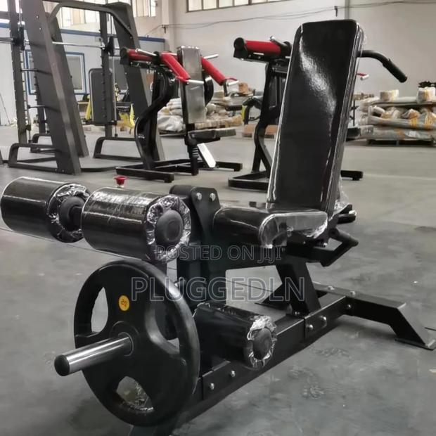 Heavy-Duty Plate-Loaded Leg Curl Leg Extension Machine