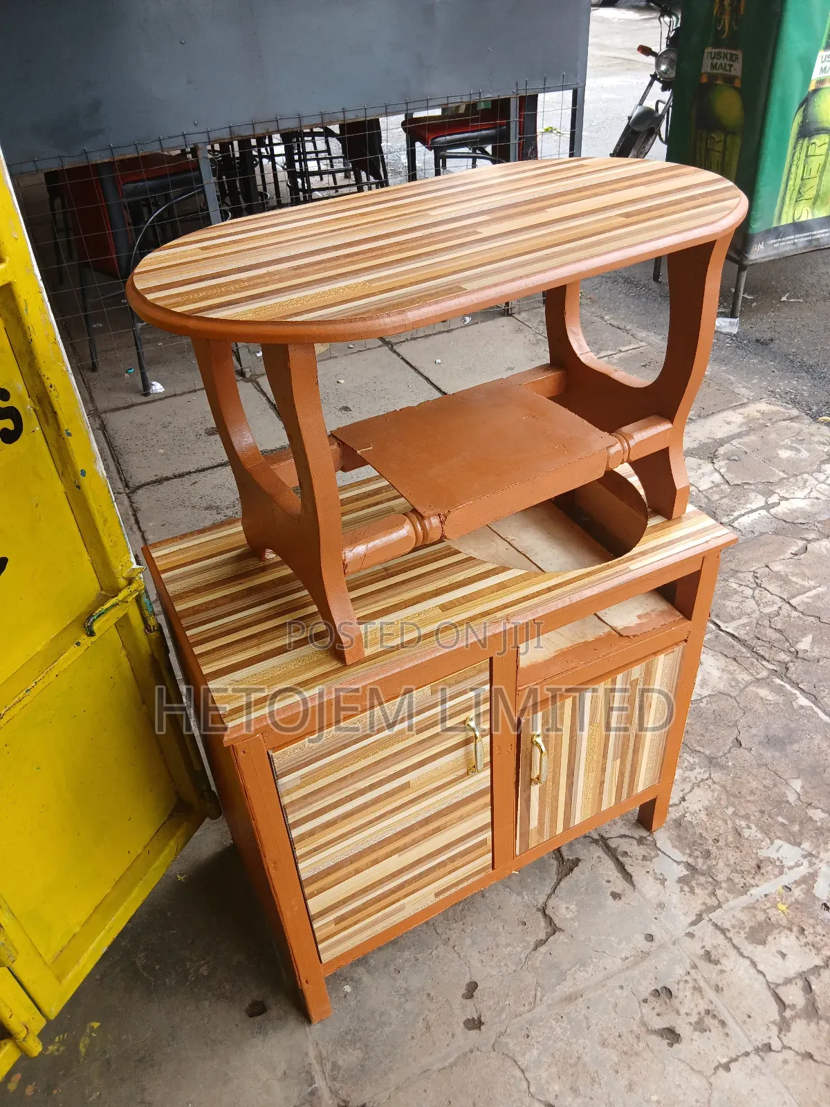 Coffee Table + Kitchen Table Set at 4499