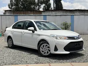 Toyota Axio 1.5 Hybrid 2WD 2019 White