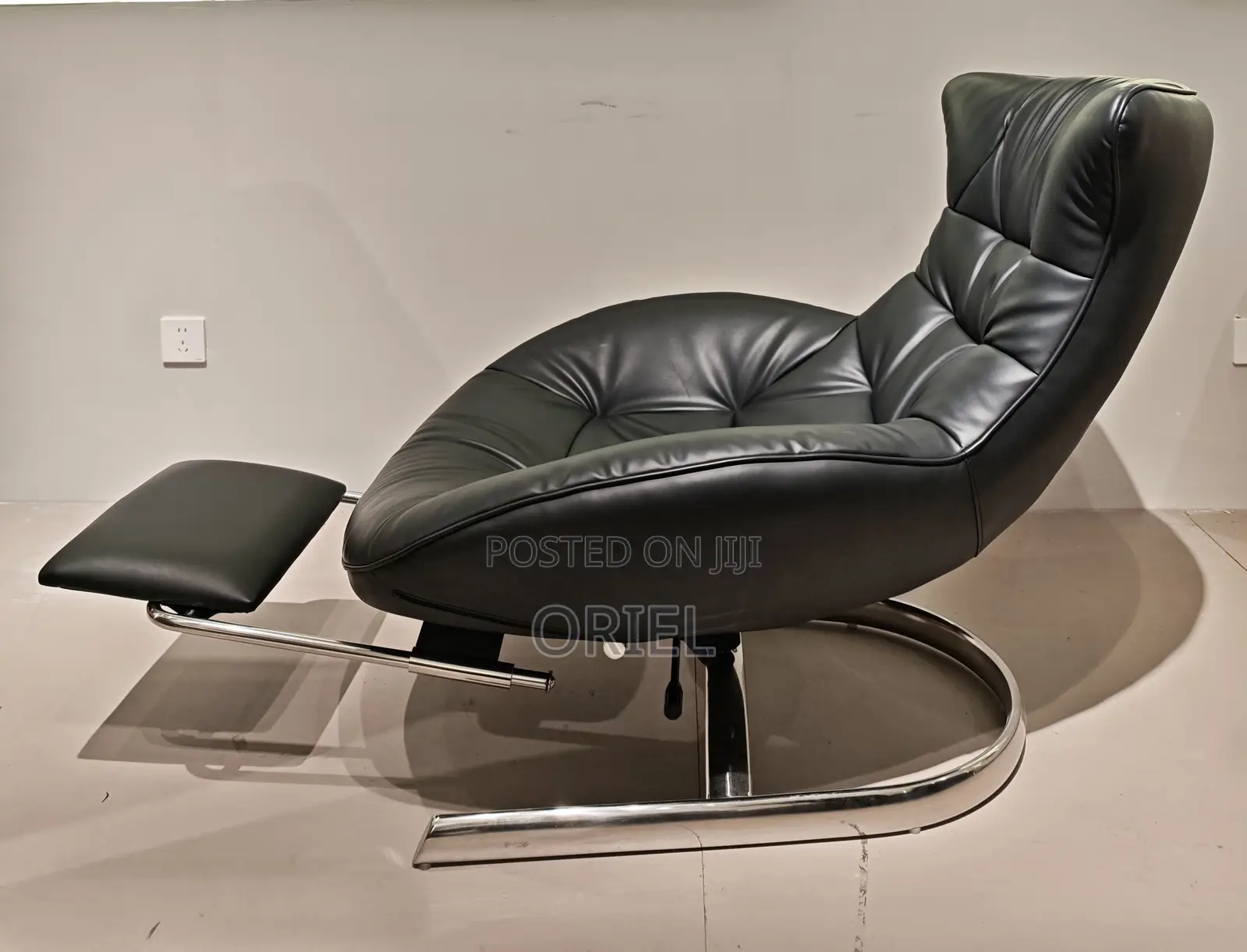 Modern Office Chair : Luxurious High-Quality Office Lounge Chair