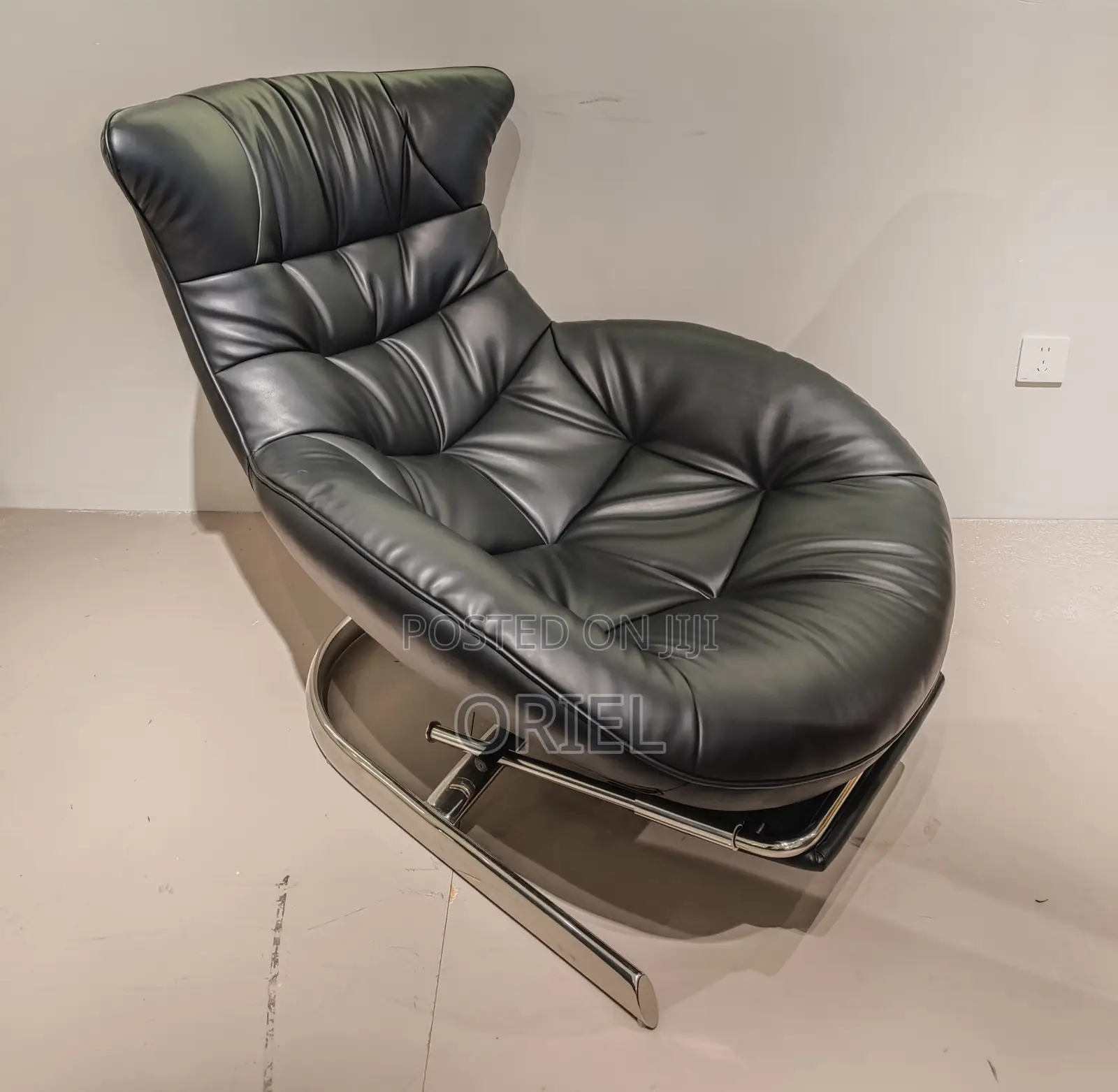 Modern Office Chair : Luxurious High-Quality Office Lounge Chair