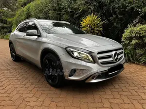 Mercedes-Benz GLA-Class GLA250 Sport Utility 4-Door (1.6L, 4cyl Turbo)