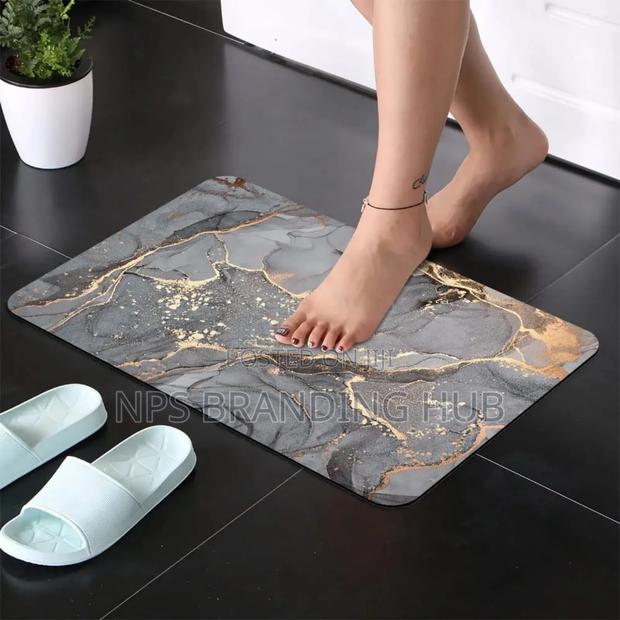 Absorbent Mat, Non-Slip 
48cm×78cm HBC