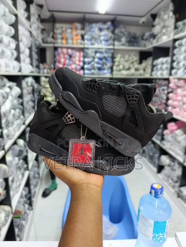 Air Jordan 4 Black Cat