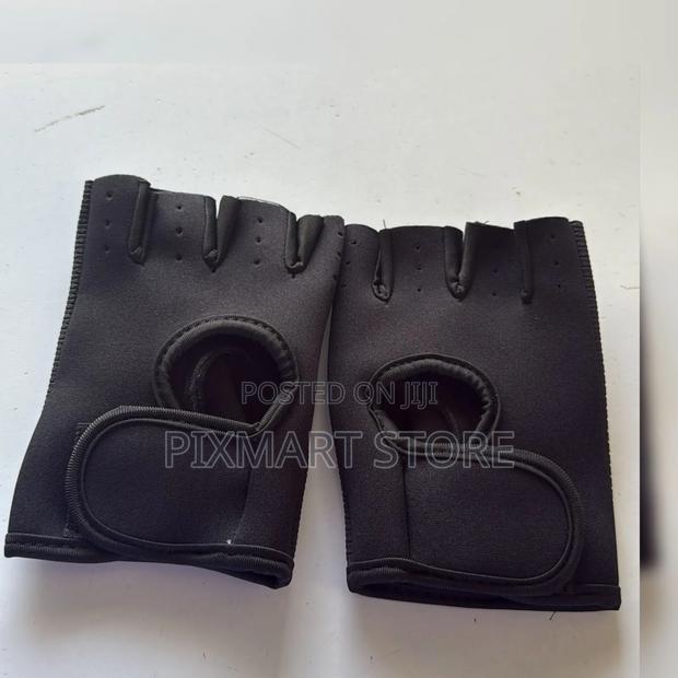 Heavy Duty Large Size Black Gloves – Strong Grip - main view