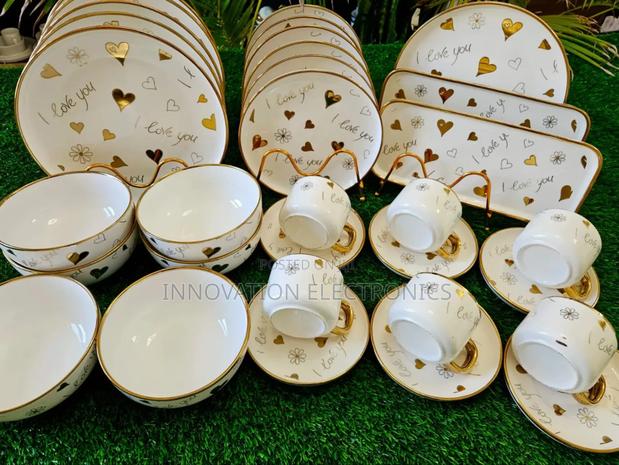 24 Pieces Gold Rimmed High Quality
