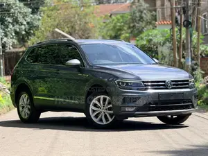 Volkswagen Tiguan 2019 Gray