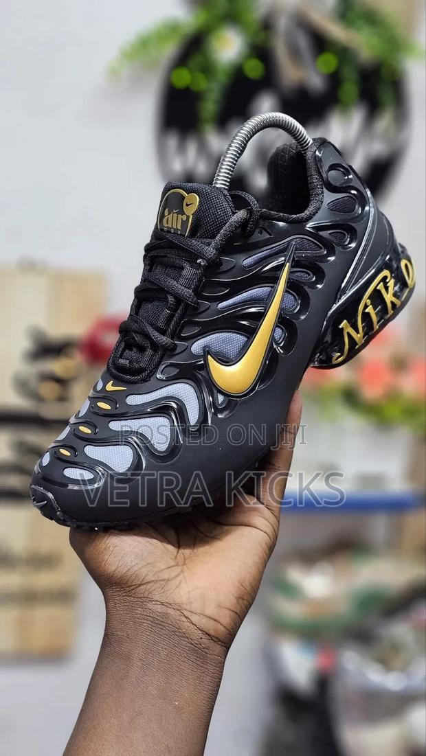 Nike Sneakers High Quality Available in Different Colors - thumbnail 2