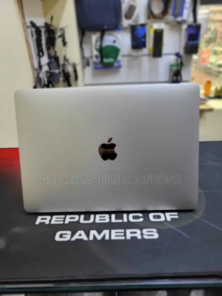 Laptop Apple MacBook 2018 16GB Intel Core i7 SSD 256GB