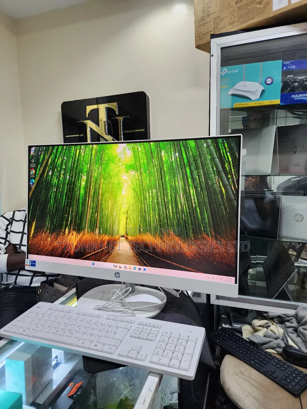 Hp 27" All‐In‐One Touch Desktop 13th Gen Core I7 16 Gb Ddr4 1 Tb SSD