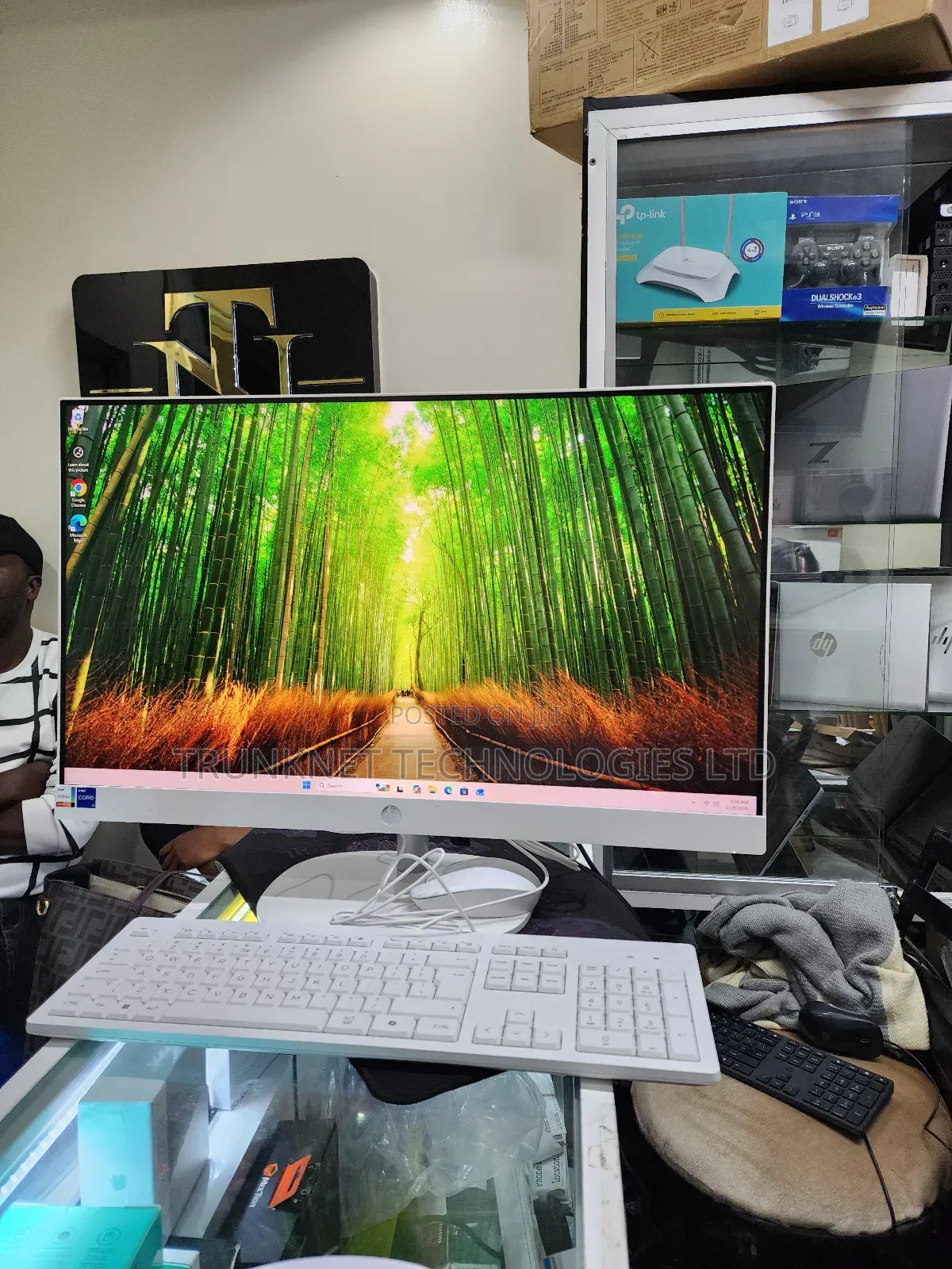 Hp 27" All‐In‐One Touch Desktop 13th Gen Core I7 16 Gb Ddr4 1 Tb SSD