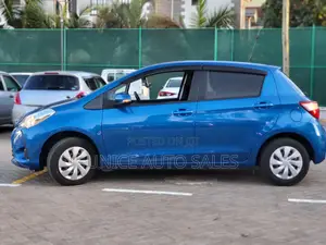 Toyota Vitz 1.0 FWD 5dr 2018 Blue