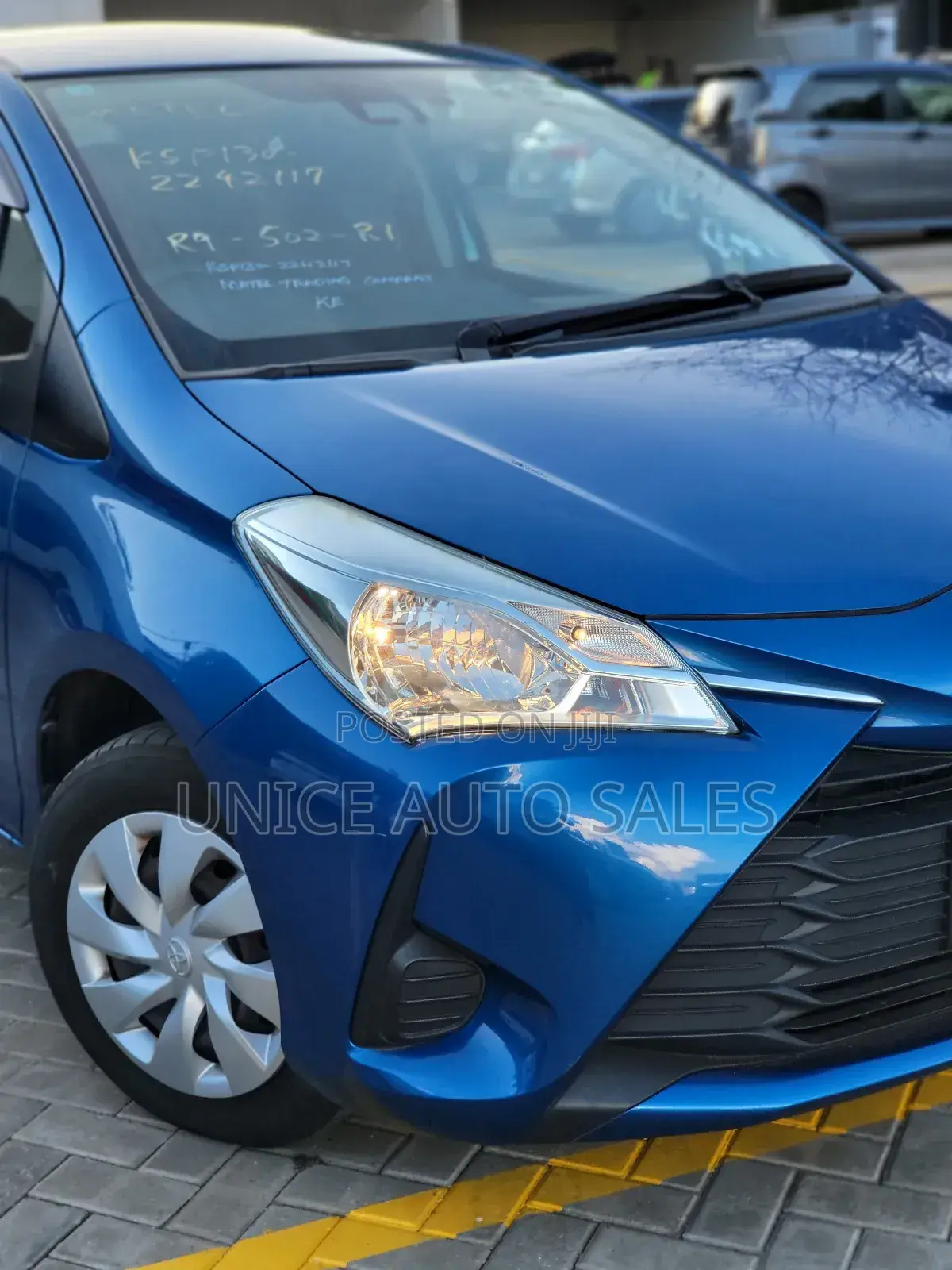 Toyota Vitz 1.0 FWD 5dr 2018 Blue
