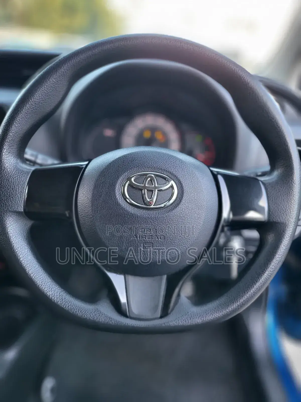 Toyota Vitz 1.0 FWD 5dr 2018 Blue