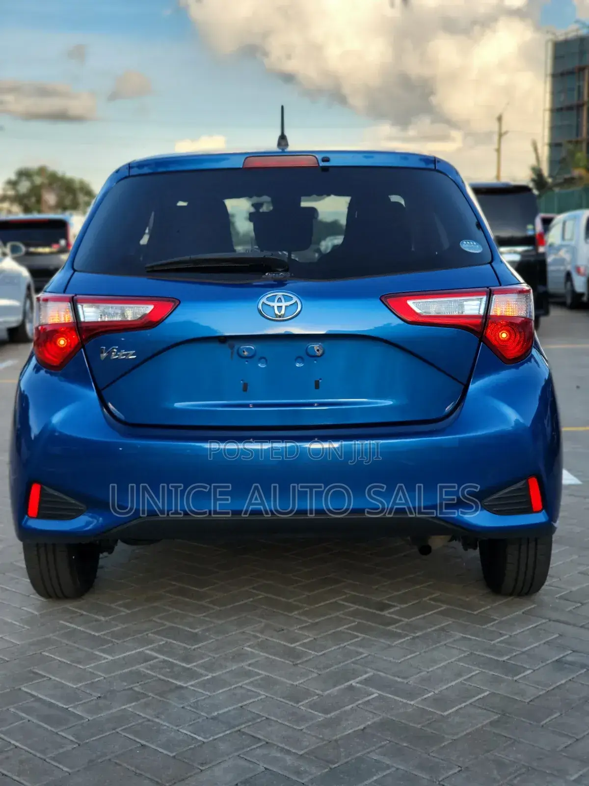 Toyota Vitz 1.0 FWD 5dr 2018 Blue