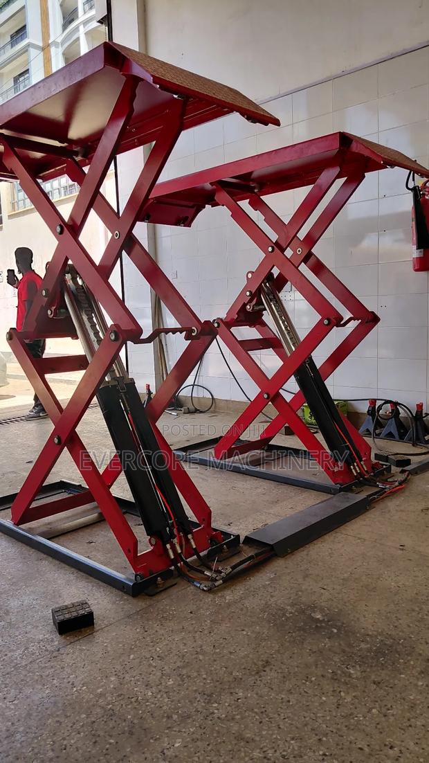 Best Quality Car Scissor Lift Machine 4tonne Lifting Capacity.